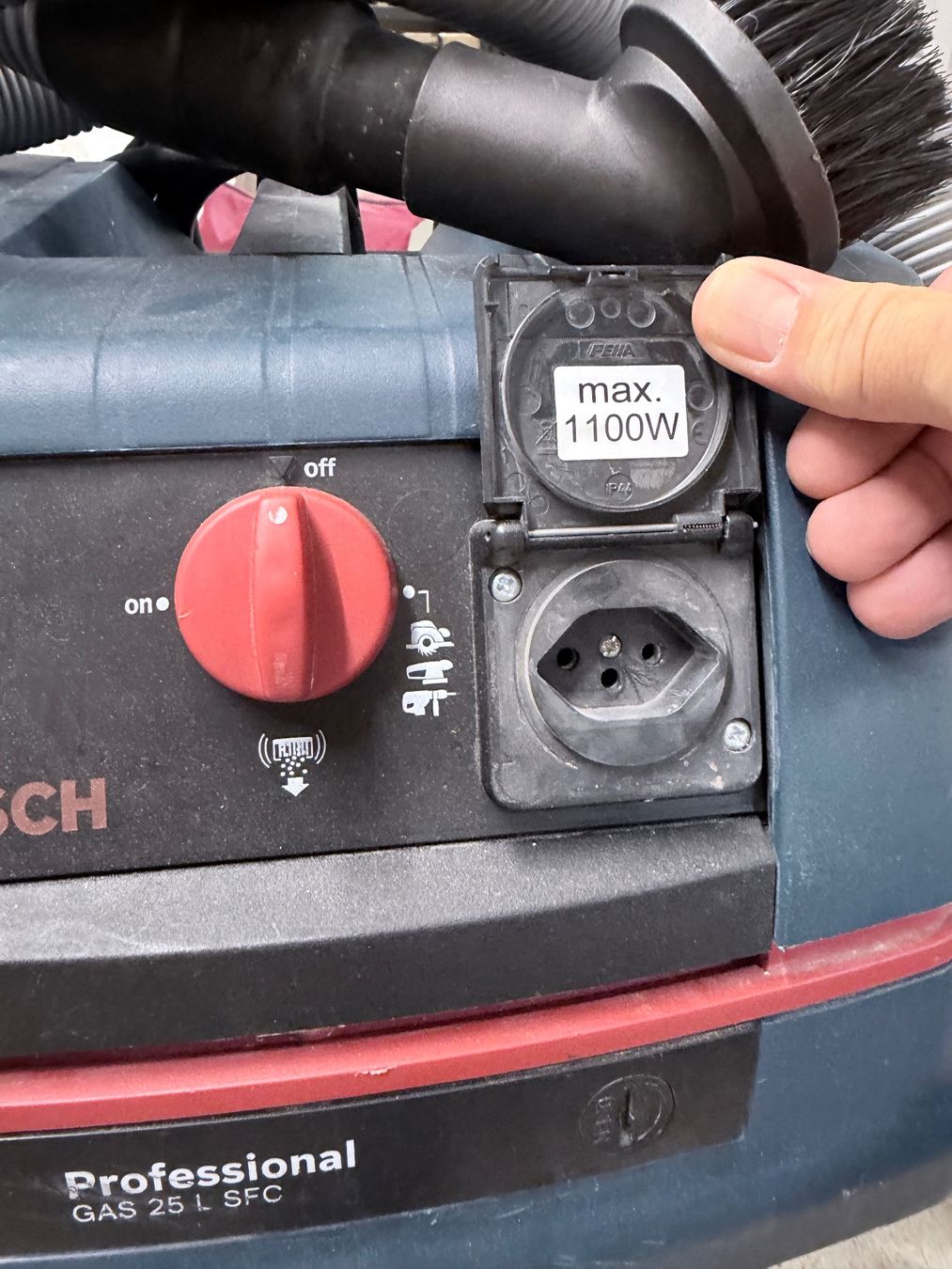 Bosch Staubsauger & Zubehör: Bosch Professional Staub/Nass Sauger – Gebraucht aus Safenwil von ins_6ntm 2