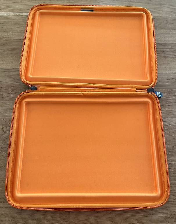 Covers & Taschen: Laptop Schutzhülle Crumpler – Gebraucht aus Lupsingen von MaCoE 1