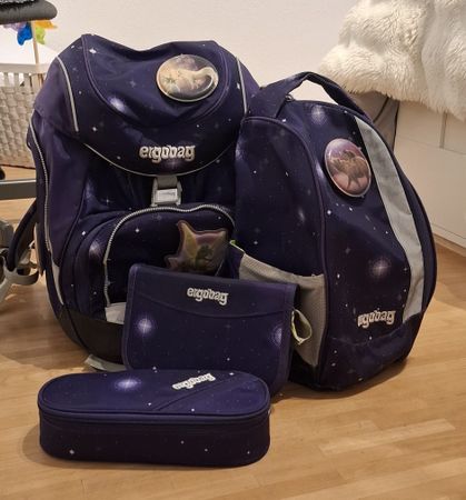 Ergobag Schulranzen Set Sternenmuster