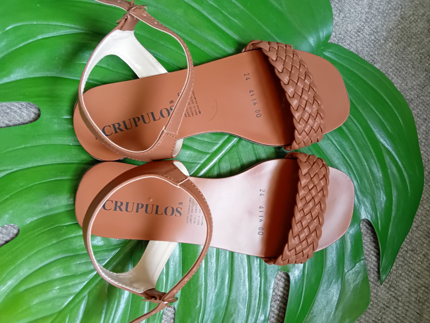 Damenschuhe: Stylische SCRUPULOS Sandalen Gr.37 – Neu und originalverpackt aus Rüthi (Rheintal) von titlis07