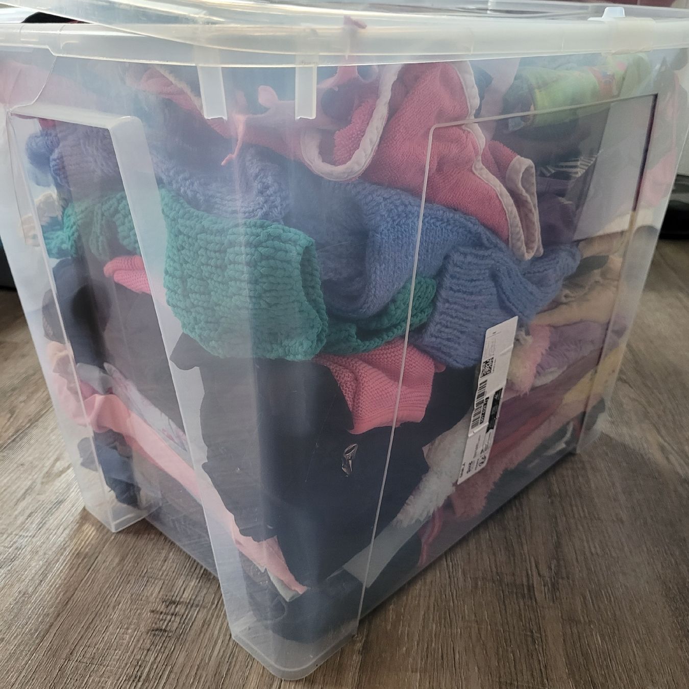 Kleiderpakete & -sets: Mädchen Kleiderpaket Kiste voll 98/104 – Gebraucht aus Niederbuchsiten von klengyel 6