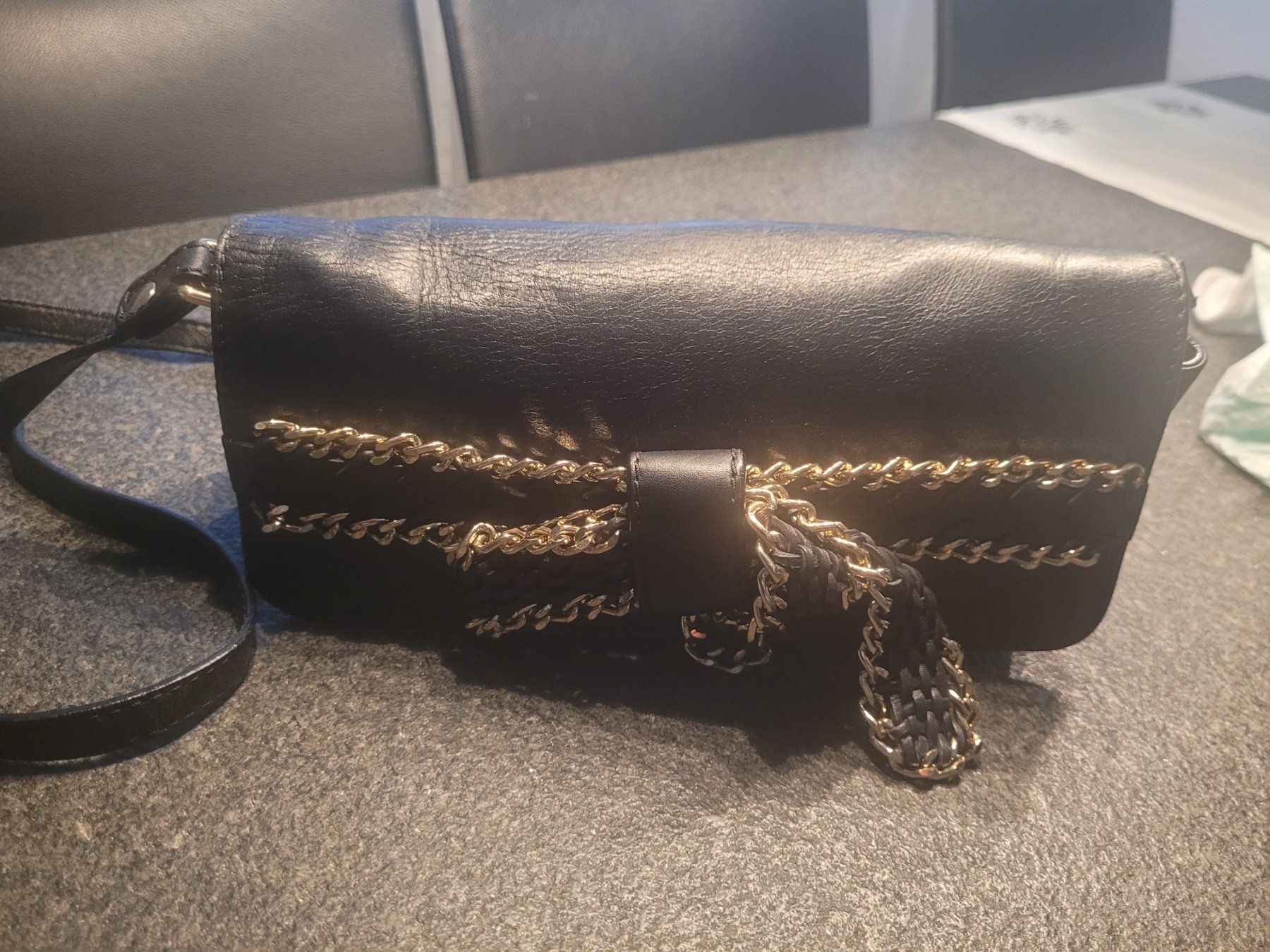 Guess Sacs femmes: Guess Handtasche – D'occasion à Neuhausen par eliana2 1
