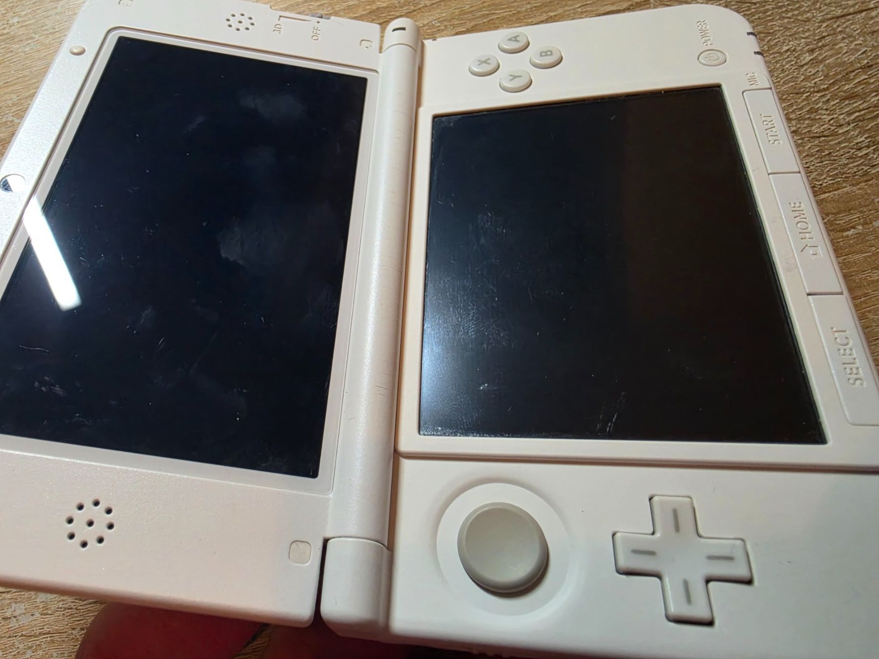 Nintendo Console: Nintendo 3DS XL in weiss – Usato da Sempach venduto da Knuckles17 3