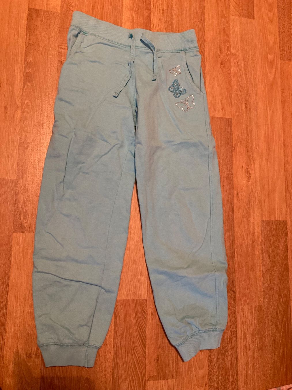 Pantalons: Mädchen Trainerhose Gr. 122 – D'occasion à Emmenbrücke par JJ_89