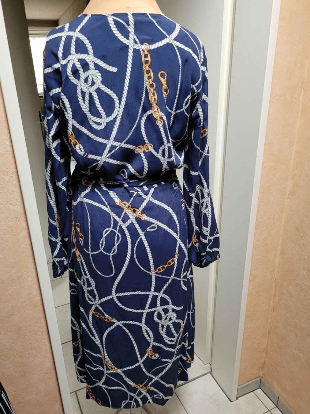 Kleider: Wunderschönes Midikleid 38 OUI – Gebraucht aus Oberweningen von kvo_r5ws 1