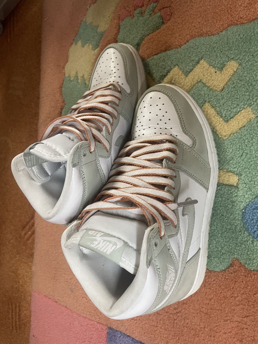 Scarpe da donna: Nike Air Jordan 1 High Lime – Nuovo (secondo la descrizione) da Adliswil venduto da mei_f5ps 1