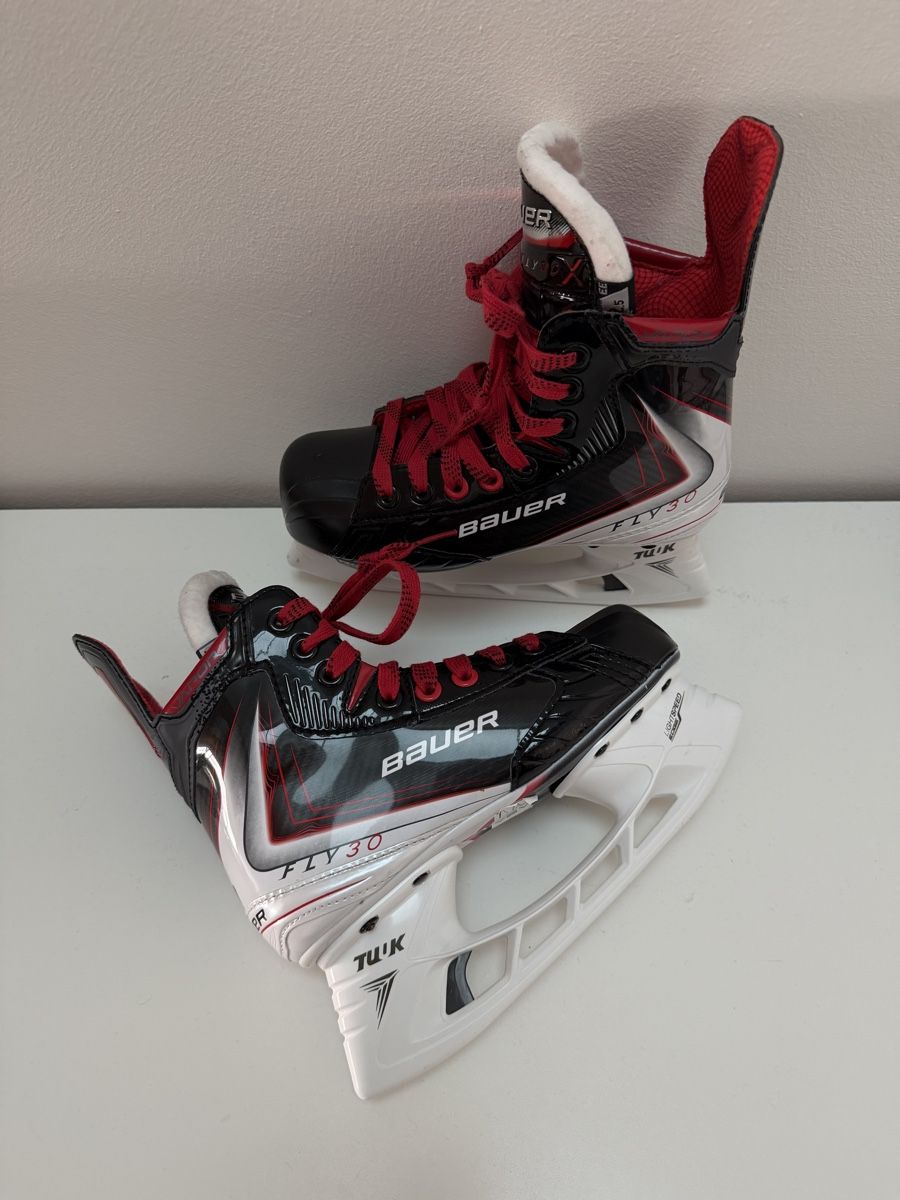 Bauer Pattini da ghiaccio: Eishockeyschlittschuhe Bauer Vapor FLY30 Junior – Nuovo (secondo la descrizione) da Zürich venduto da loristredici