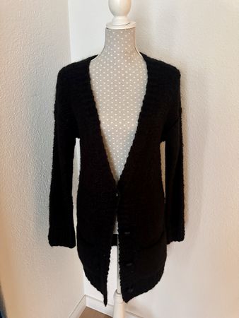 Tolle schwarze Strickjacke von Maison Scotch