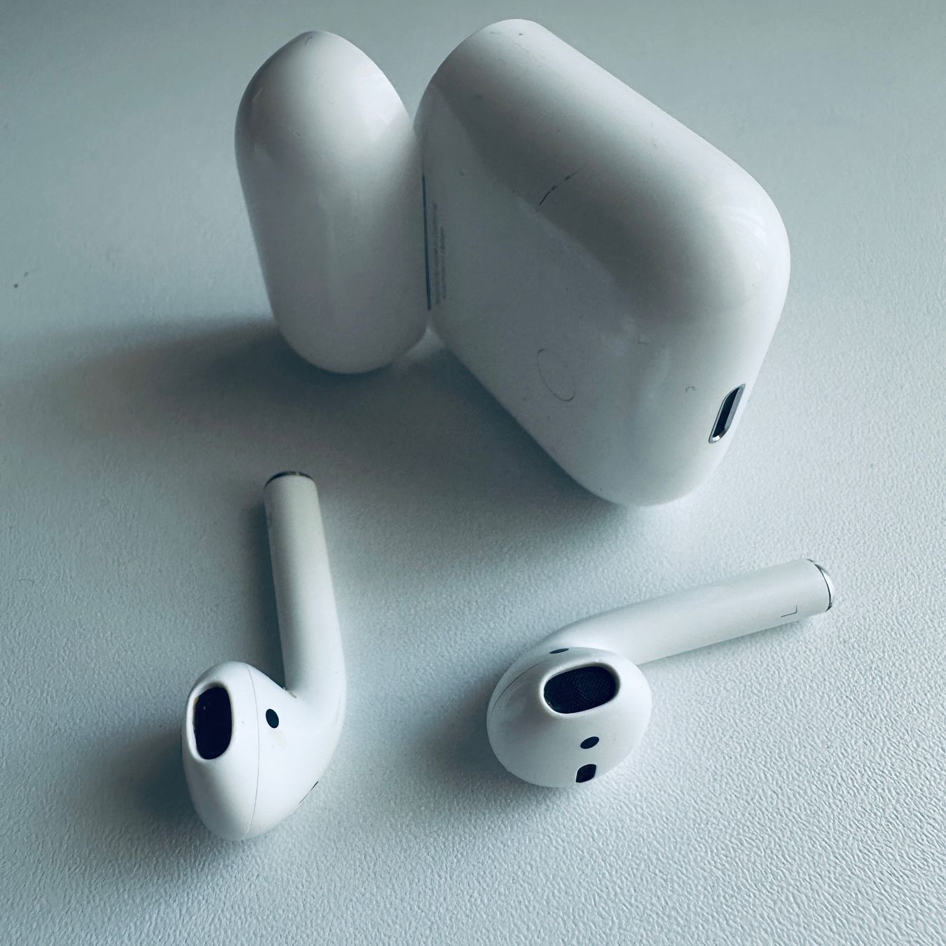 Apple Cuffie: Original Apple AirPods 2 Kopfhörer Wireless Lightning Kabel – Usato da Basel venduto da MY.AIRPODS.SHOP 3