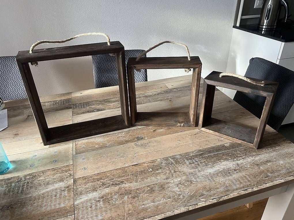 Scaffali: Étagère carrées en bois – Usato da Préverenges venduto da Dani_La_Brocante 1