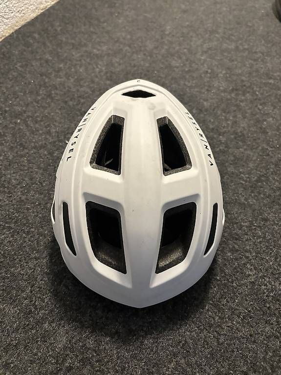 Casques: Casque Van Rysel blanc – D'occasion à Bassecourt par Ledirecteur7