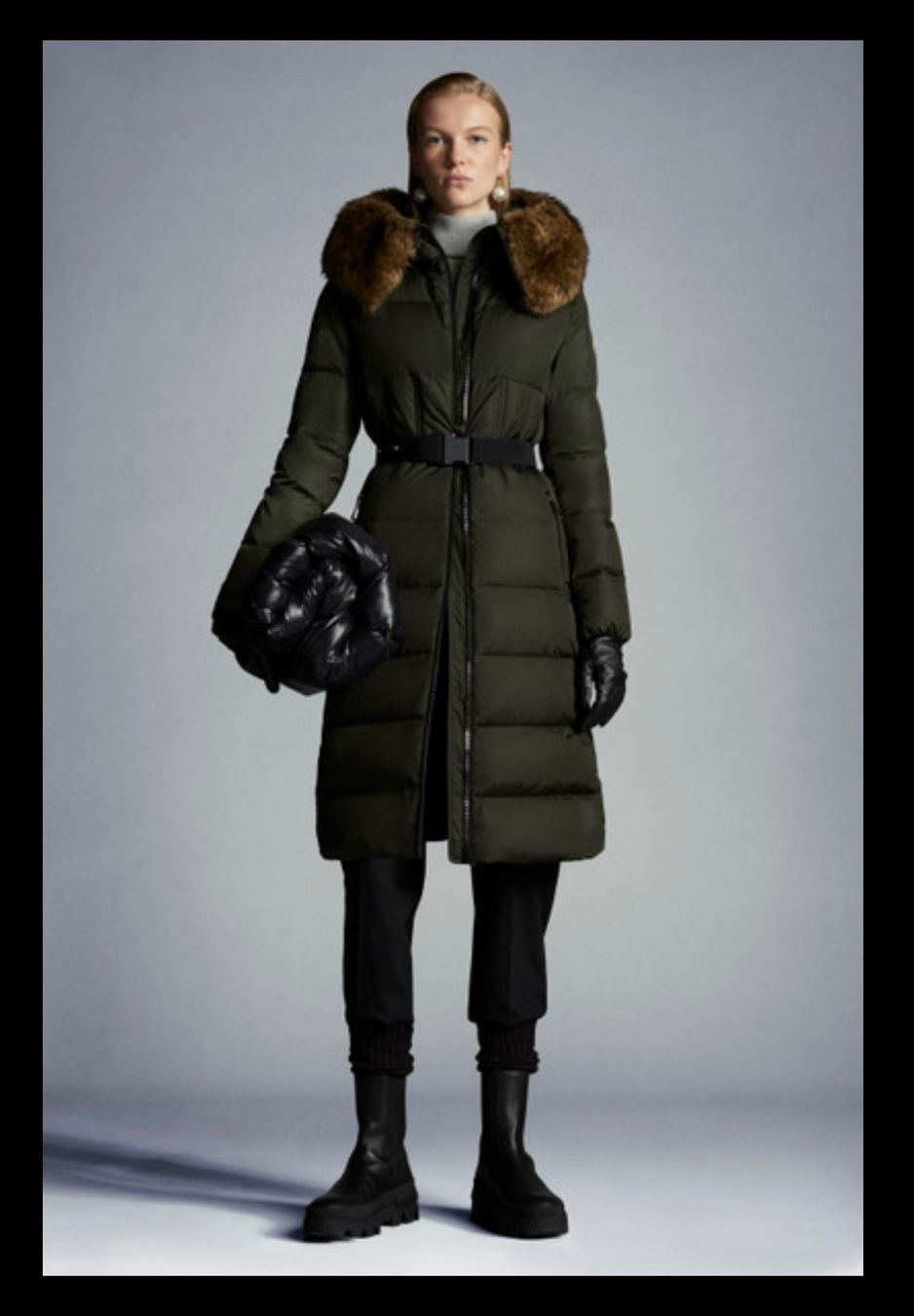 Moncler Mäntel: MONCLER Boucage down coat – Gebraucht aus Steinhausen von Stylelene14