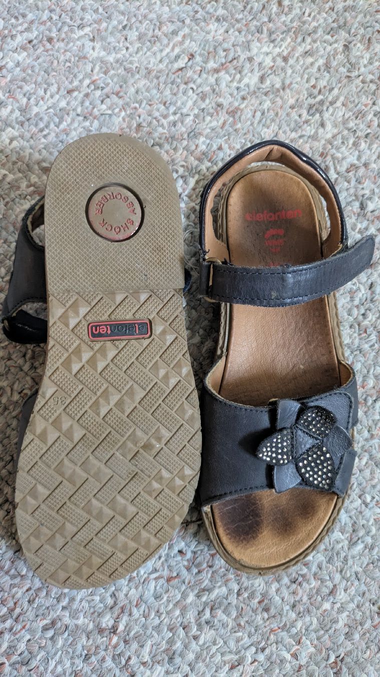 Elefanten Scarpe per ragazze: Sandalen Grösse 35 Elefanten – Usato da Nänikon venduto da godi 1
