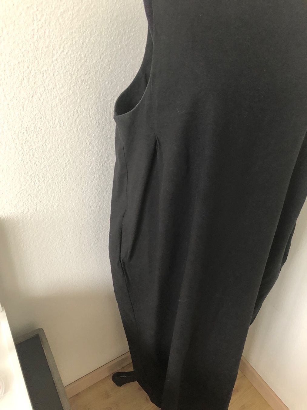 Kleider: Schwarzes Kleid, Grösse 46 – Neu (gemäss Beschreibung) aus Arlesheim von leyRum4.5 1