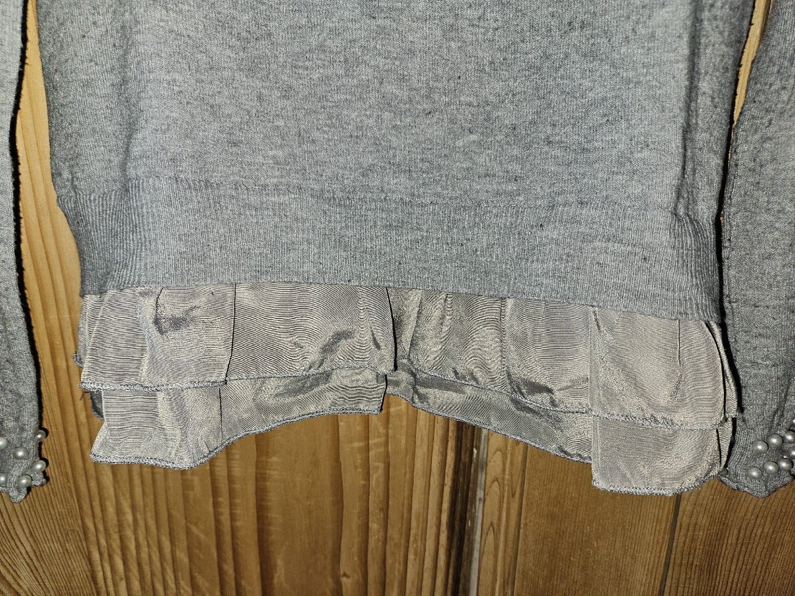 Maglioni & Felpe: Damen Pullover grau mit Perlen Grösse M/L – Usato da Rheineck venduto da Eulalia40 2