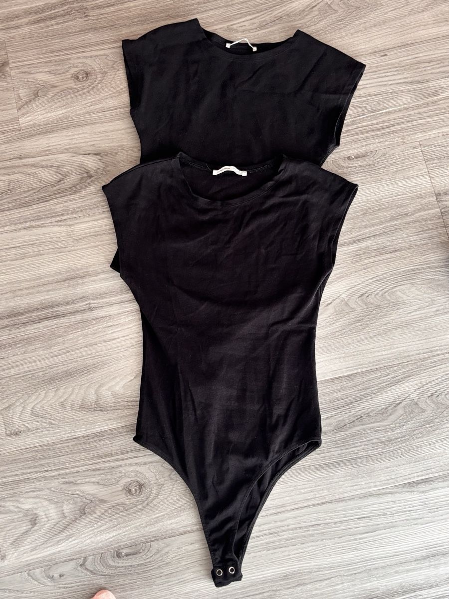 Pull&Bear Top: 2 schwarze Bodys von Pull & Bear Gr M – Usato da Gossau SG venduto da Swisslady25