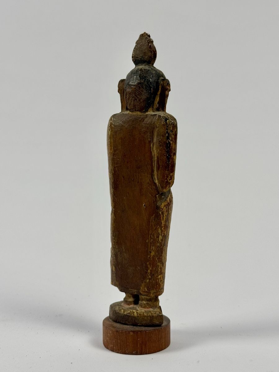 Statuette: Antico Bouddha in legno scolpito – Usato da Genève venduto da Atelier.Curio 1