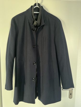 Blauer Wollmantel