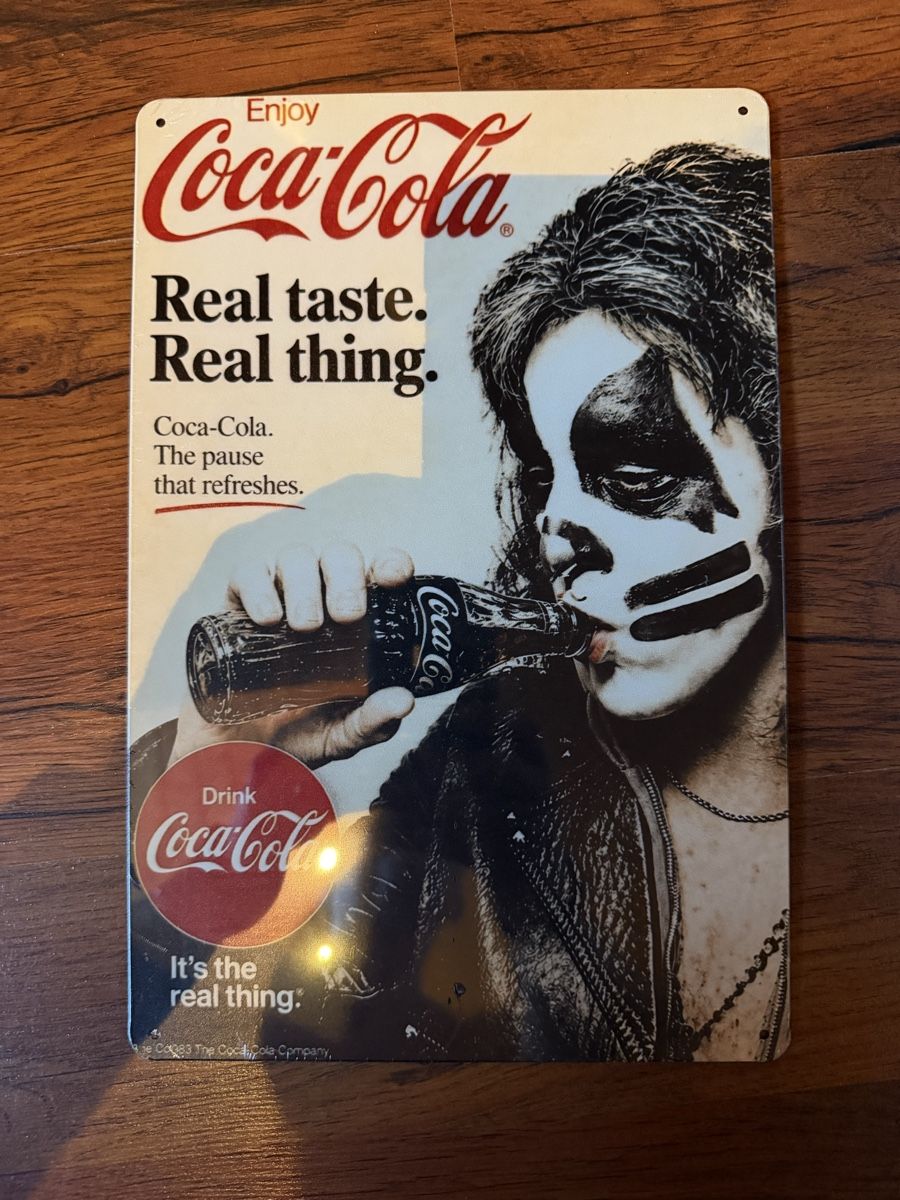 Coca-Cola Insegne: KISS Blechschild US-Werbung, Peter Criss, cool! – Nuovo e nell'imballaggio originale da Gundetswil venduto da swisskiss02