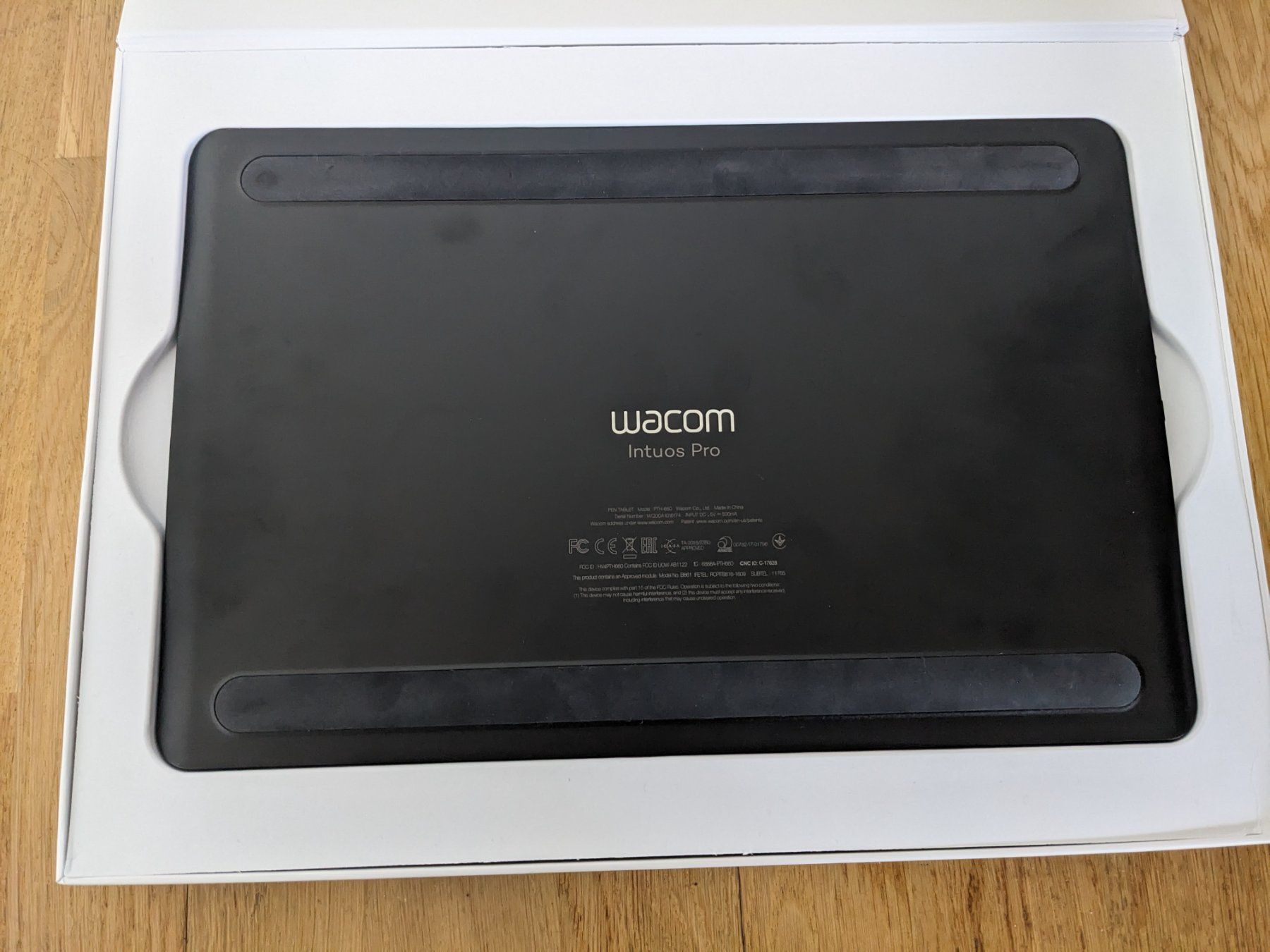 Wacom Tablet PC: Wacom Intuos Pro M Grafiktablett – Usato da Zürich venduto da mis_dg88 2