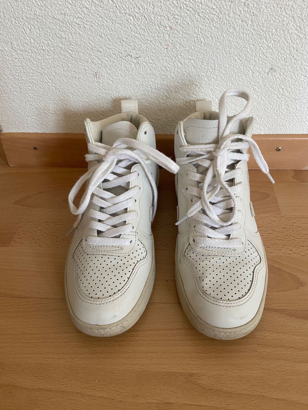 Damenschuhe: VEJA Sneaker V-15 Leather, 38 – Gebraucht aus Kloten von zizibru 1