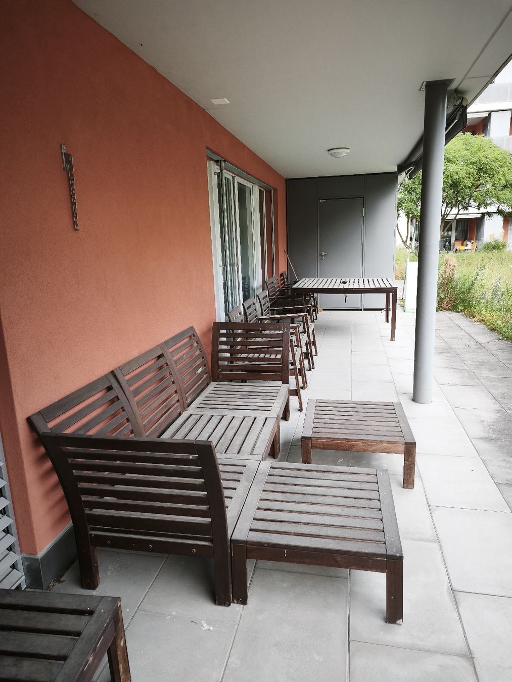 Set de table et chaises: Schöne Terrassenmöbel  – D'occasion à Oftringen par Siham___