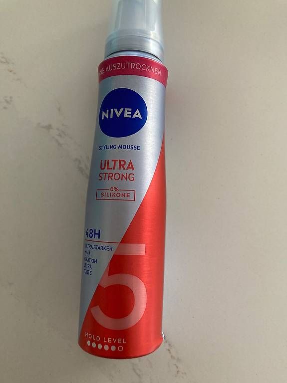 Produits de soins capillaires: Styling Mousse neu! Strong und extra strong – D'occasion à Oberegg par Modetrend1a 2
