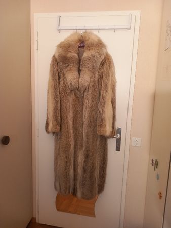 Manteau de fourrure en loup / Pelzmantel Wolf
