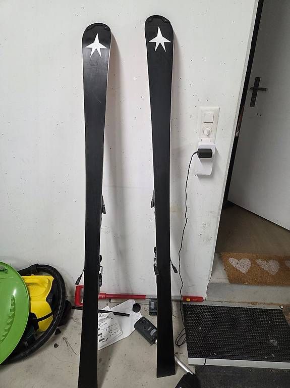 Sci: 2 Paar Ski – Usato da Rieden SG venduto da Yogu 3