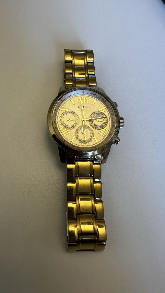Guess Orologi: Montre Guess dorée – Usato da Villars-sur-Glâne venduto da mer_wgr8 2