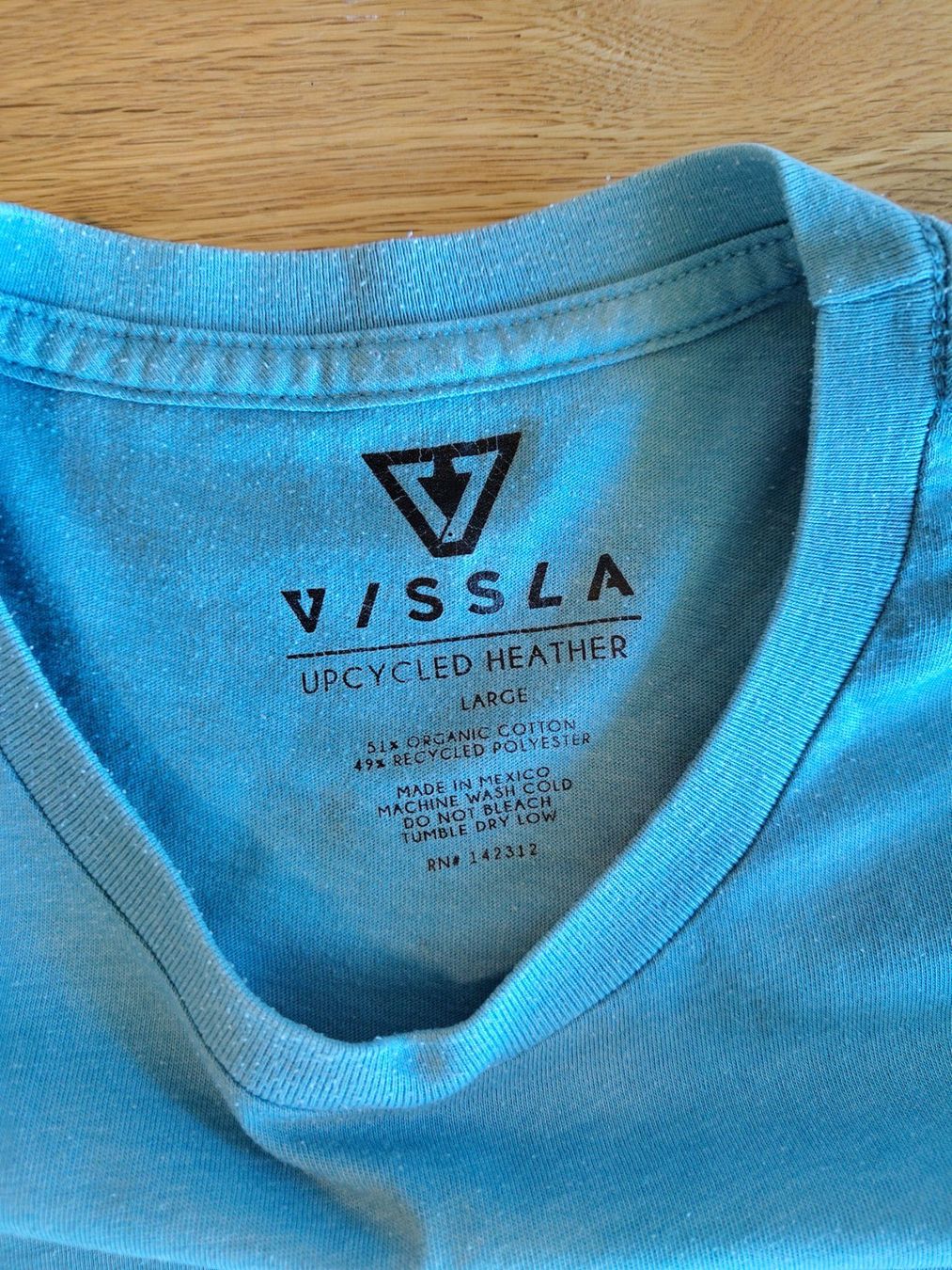 T-shirt: Vissla Tshirt L blau – Usato da Interlaken venduto da dmncmg 1