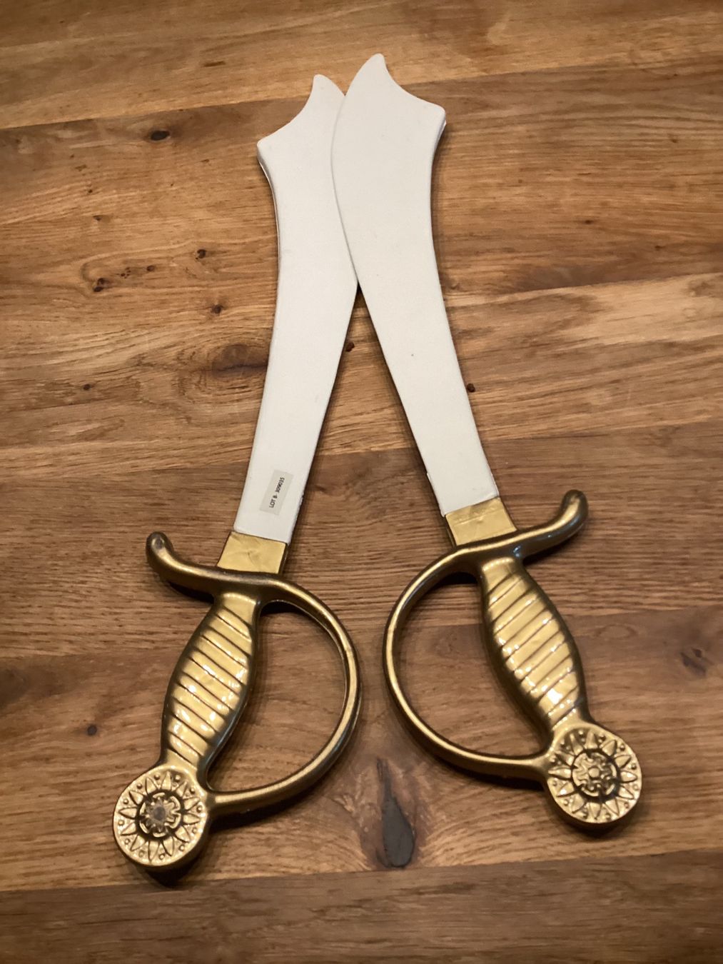 Spielzeuge: Fasnachts Schwerter, 2 Stk. - – Neu (gemäss Beschreibung) aus Gretzenbach von Winery 1