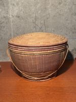 Vintage large Woven Basket with Lid and Handle - Boho Decor