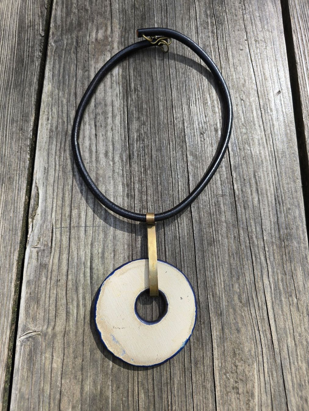 Catenine: Schmuck: Collier Leder mit Keramikanhänger – Usato da Romanshorn venduto da Rachacha 3