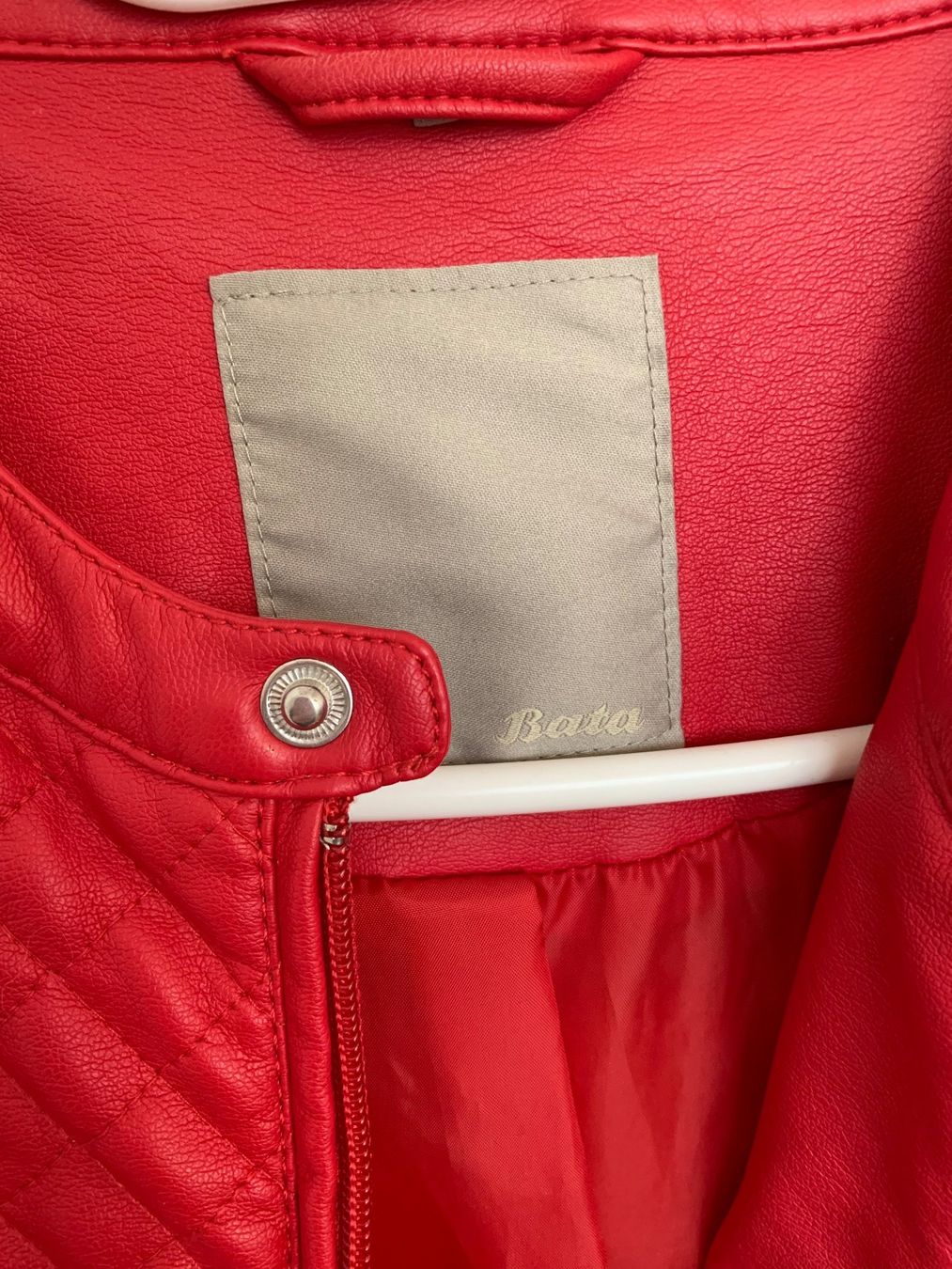 Giacche: Bata Kunst Leder Jacke Kunstlederjacke Rot Gr. S – Usato da Fislisbach venduto da KolibriSecondhand 1