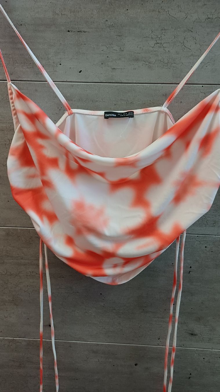 Bershka Tops: Haut Bershka  – D'occasion à Bex par Sakito
