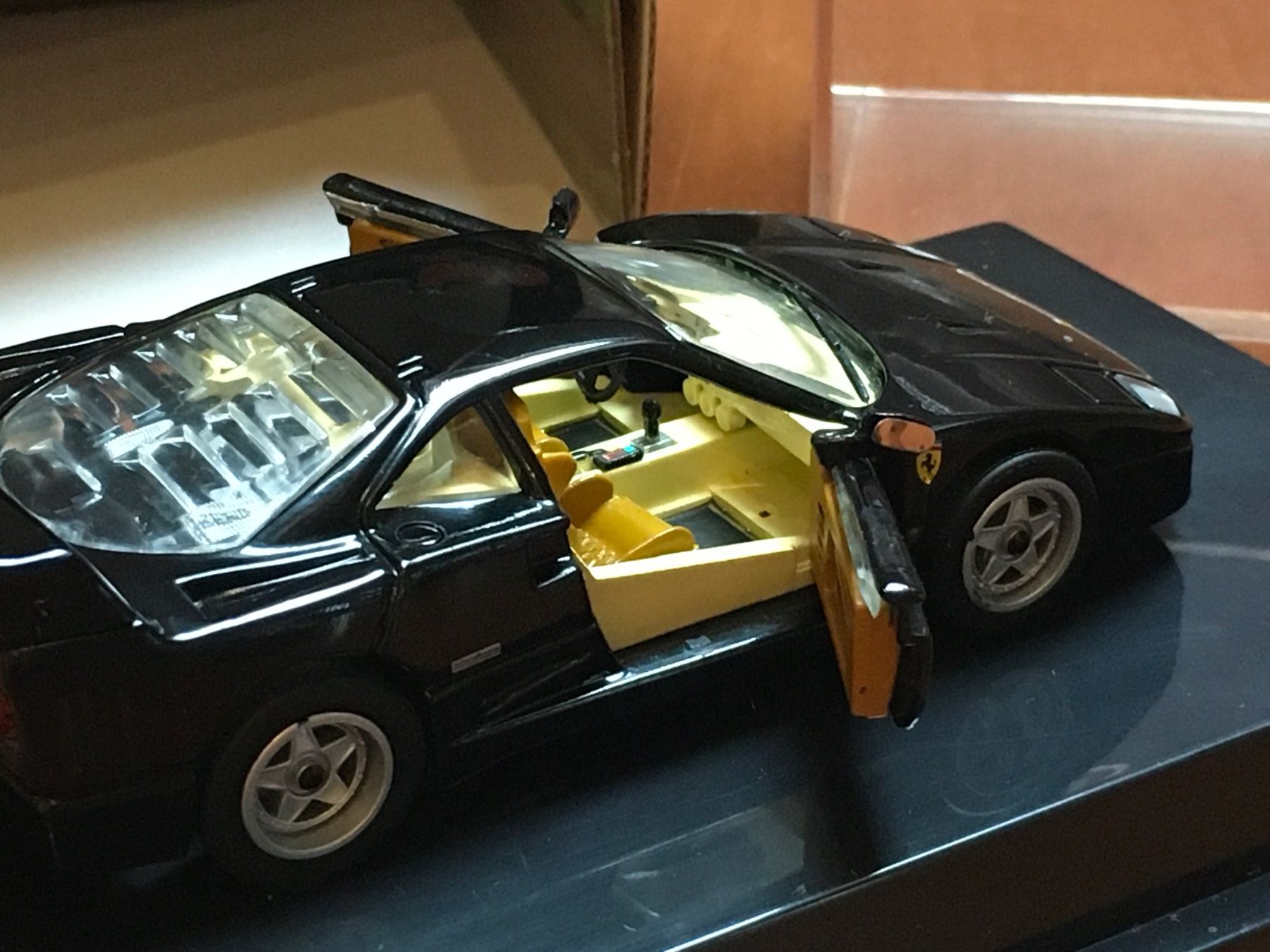 Ferrari Modellini d'auto: Ferrari F40 BLACK 1/43 open Doors – Nuovo (secondo la descrizione) da Wohlen AG venduto da PrivatSammlung 2