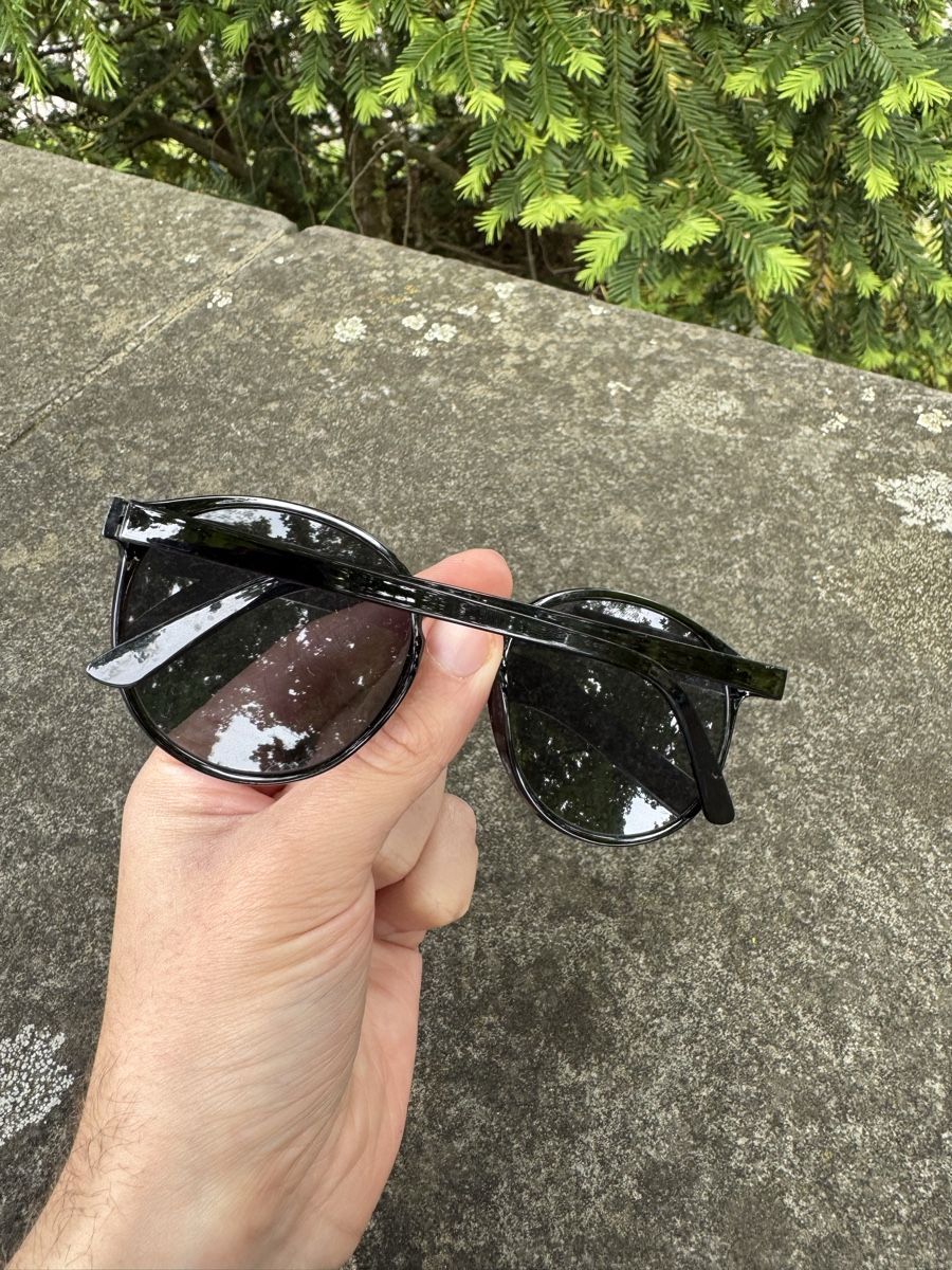 Occhiali & Lenti: Le Specs Le Tough Sunglasses Black Stylish – Usato da Effretikon venduto da rus_2l2p 4