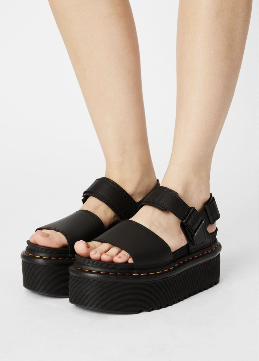 Dr. Martens Scarpe da uomo: Dr. Martens Plateausandalette – Nuovo (secondo la descrizione) da Basel venduto da yourlocalvivi