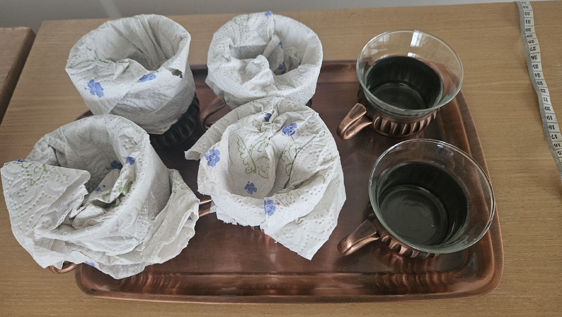 Set di piatti: 6er Set Glas/Kupfer Teetassen mit Tablett – Usato da Rapperswil SG venduto da liivea 1