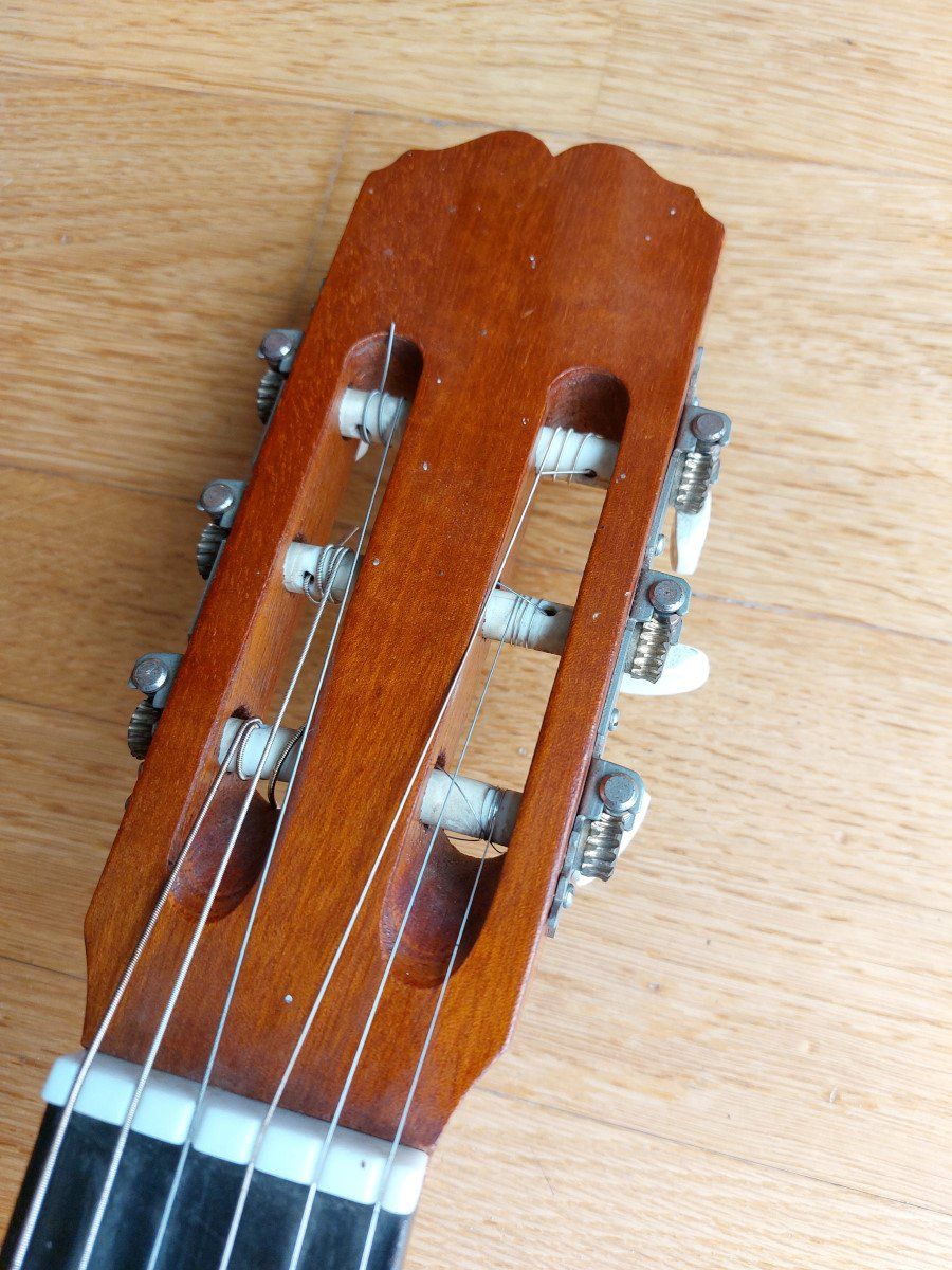 Strumenti musicali: Gitarre – Usato da Diepoldsau venduto da Hanswuergler 1