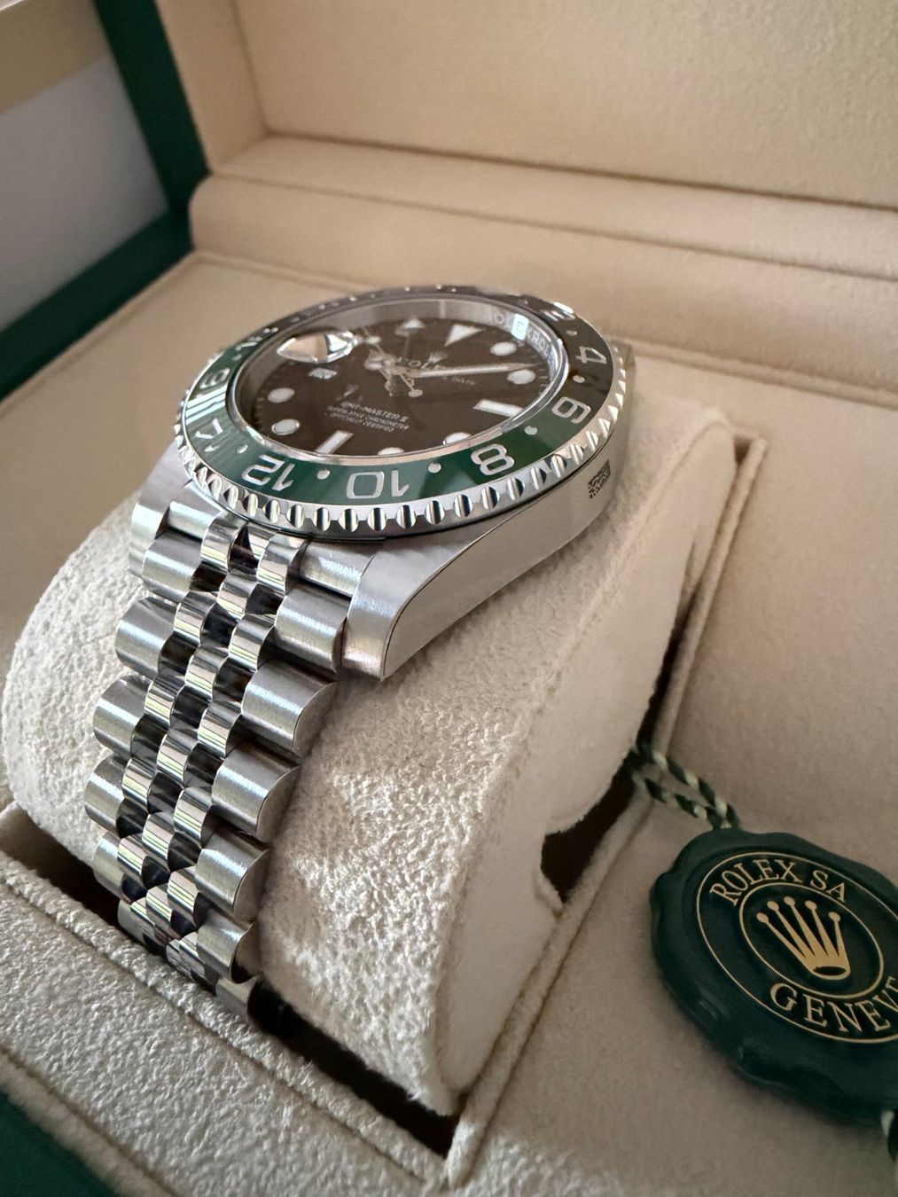 Rolex Orologi: ROLEX GMT MASTER II ''Sprite'' 126720VTNR Full Set – Nuovo e nell'imballaggio originale da Zürich venduto da wohnbedarf 1