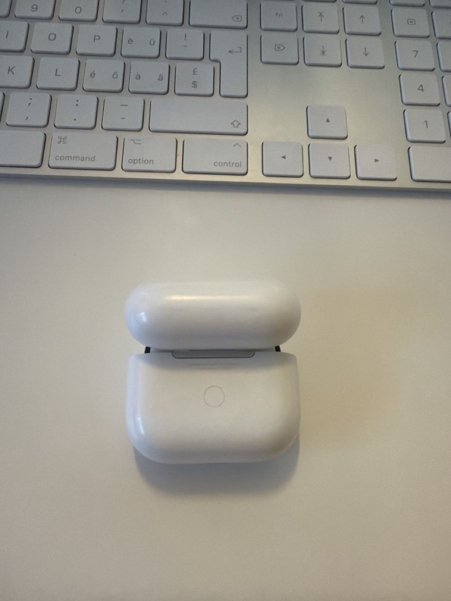 Apple Cuffie: Airpods 3 Wireless Magsafe Ladecase – Usato da Dornach venduto da John.999 1