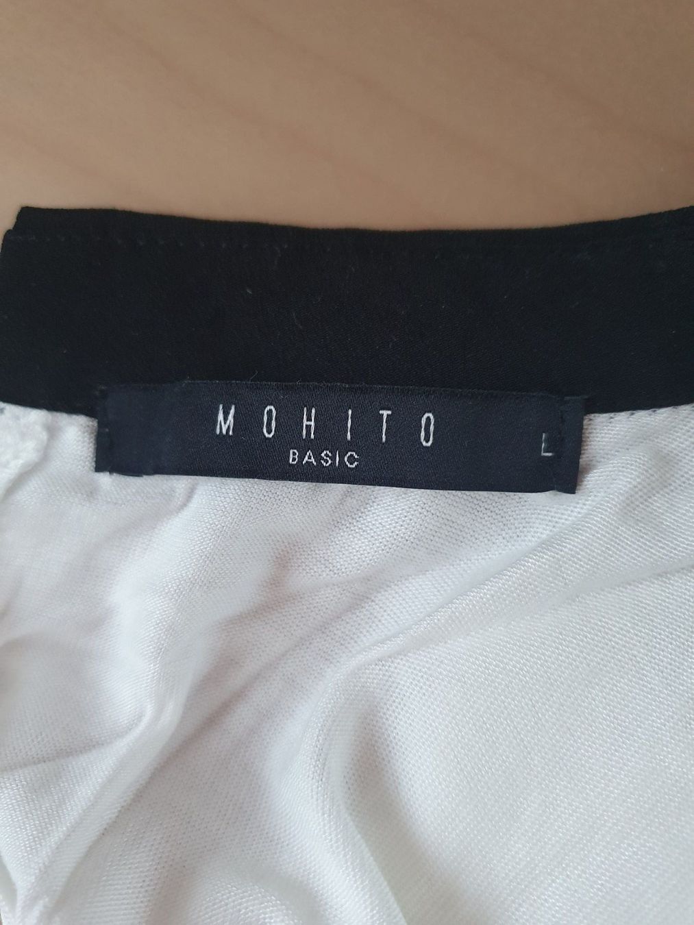 Camicette: MOHITO Bluse mit Kragen, Gr. L – Usato da Volketswil venduto da Dokinka 5