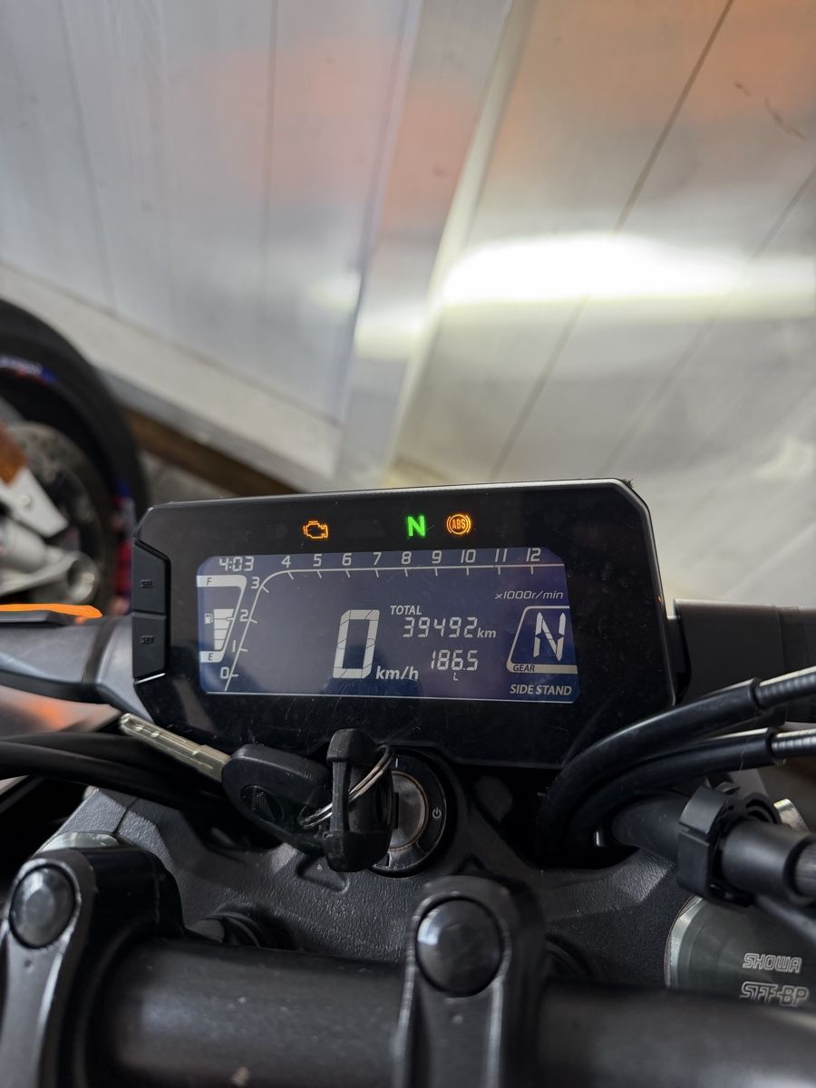 Honda Strasse: Honda CB125R Defekt – Defekt aus Appenzell von B-Quick 9