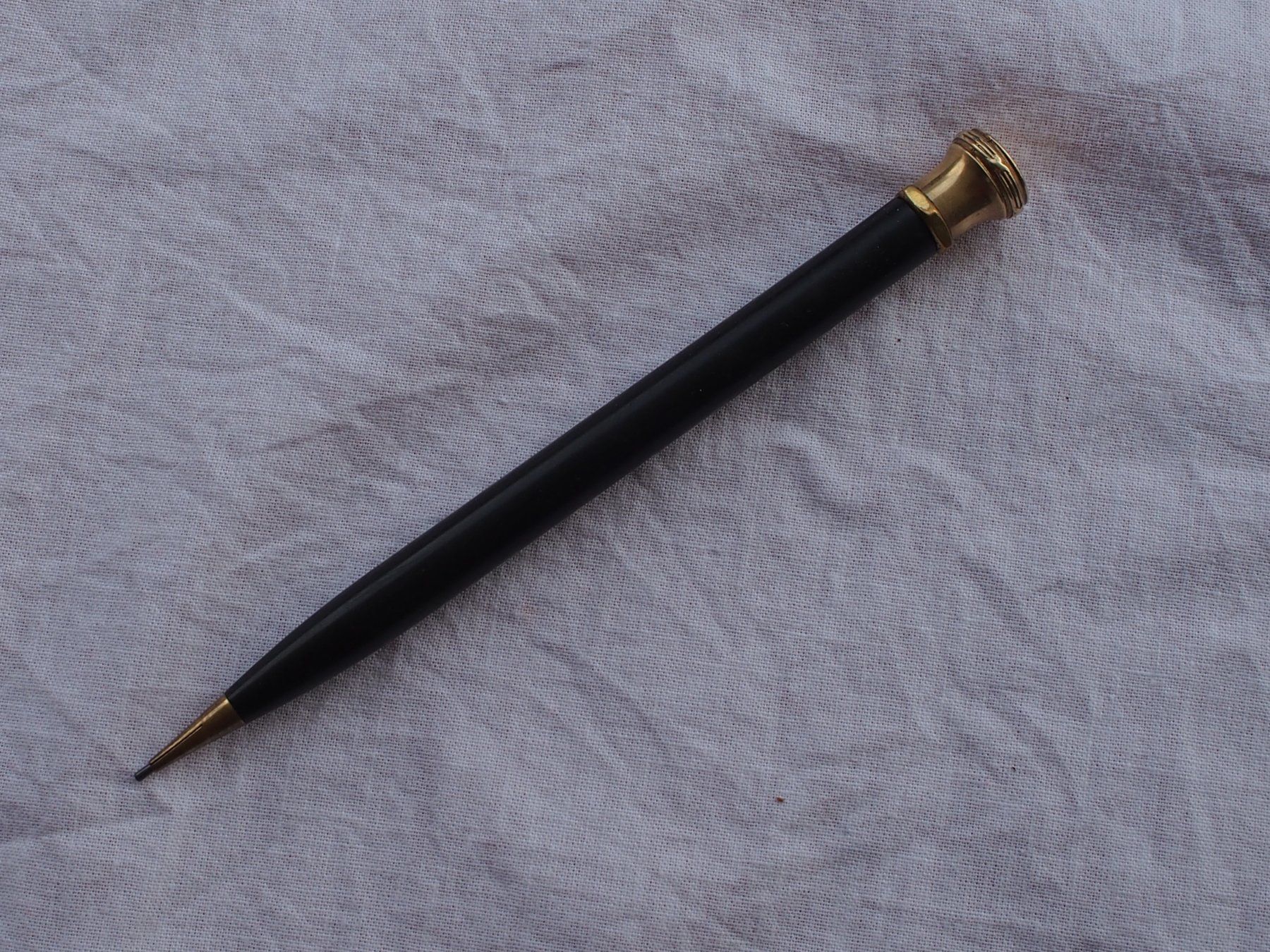 Matite, matite colorate & gessi: stylos / critérium de marque – Usato da Meyrin venduto da SRemka 5