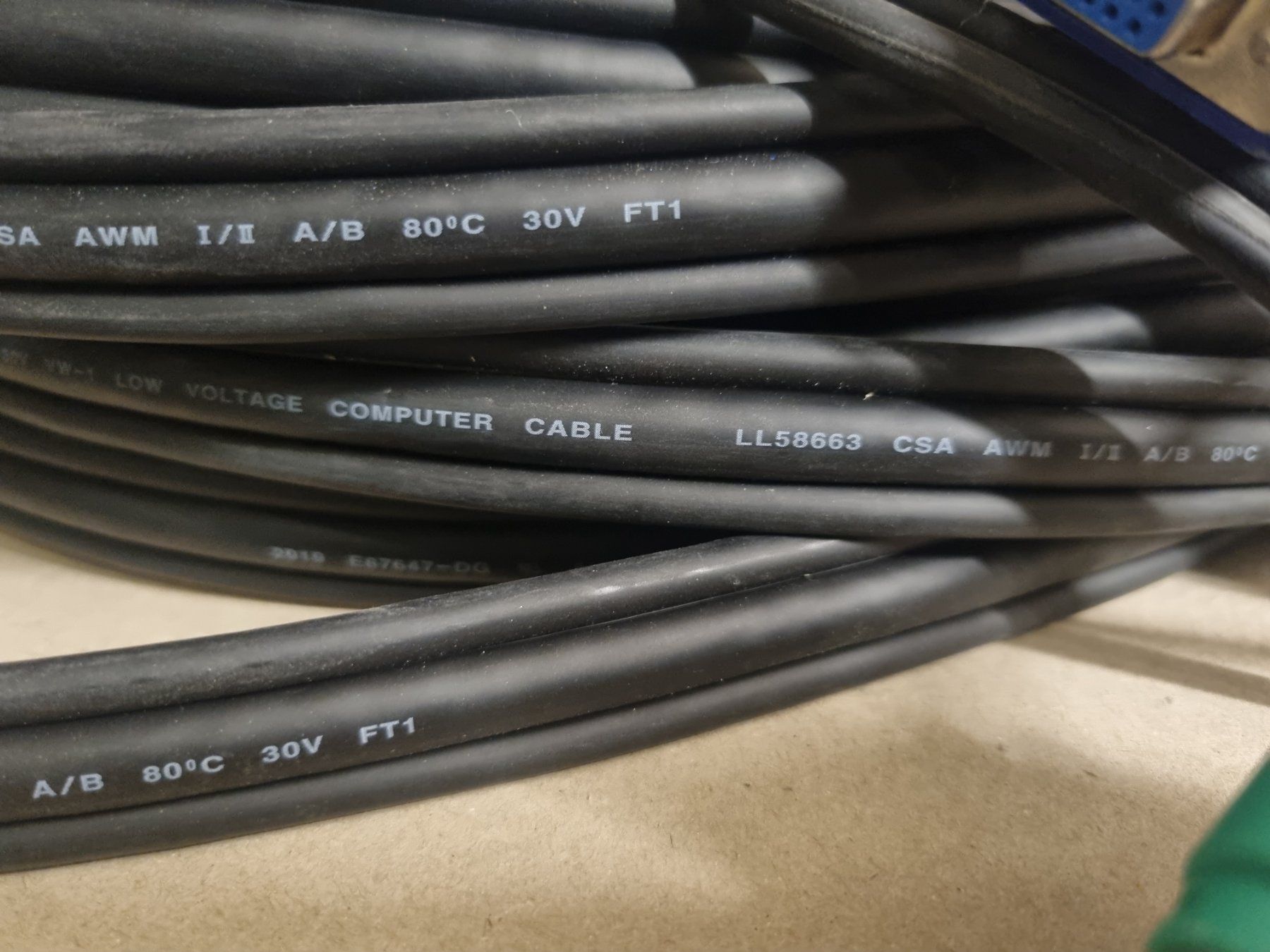 Racks & Cavalletti: VGA Kabel 3 in 1 ca. 8.5m – Usato da Thun venduto da Topmat 3