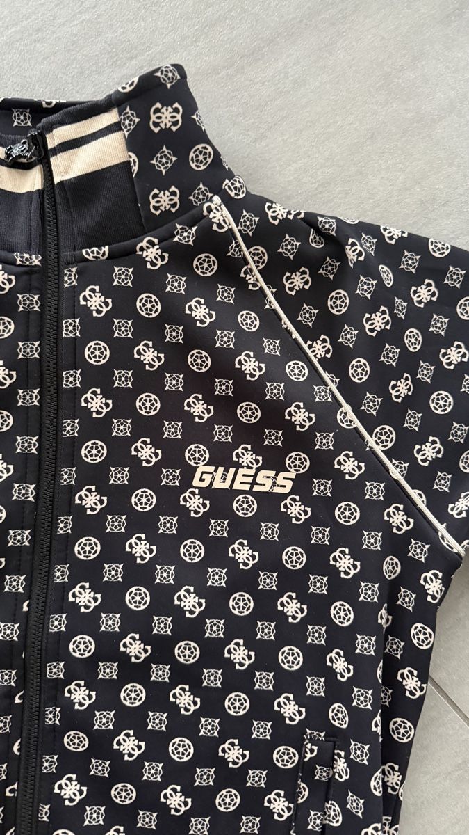Guess Lotti di vestiti: Guess Trainingsanzug – Usato da Wikon venduto da Tomcad60 3