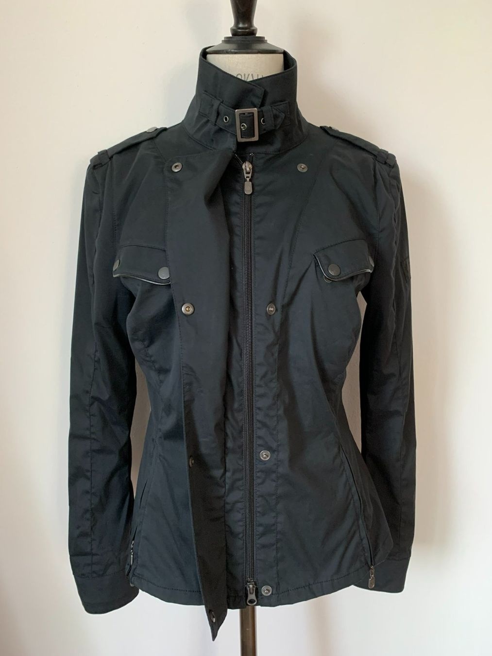 Belstaff Giacche: BELSTAFF: Super coole schwarze Jacke, 38 – Nuovo (secondo la descrizione) da Luzern venduto da designluzern 1