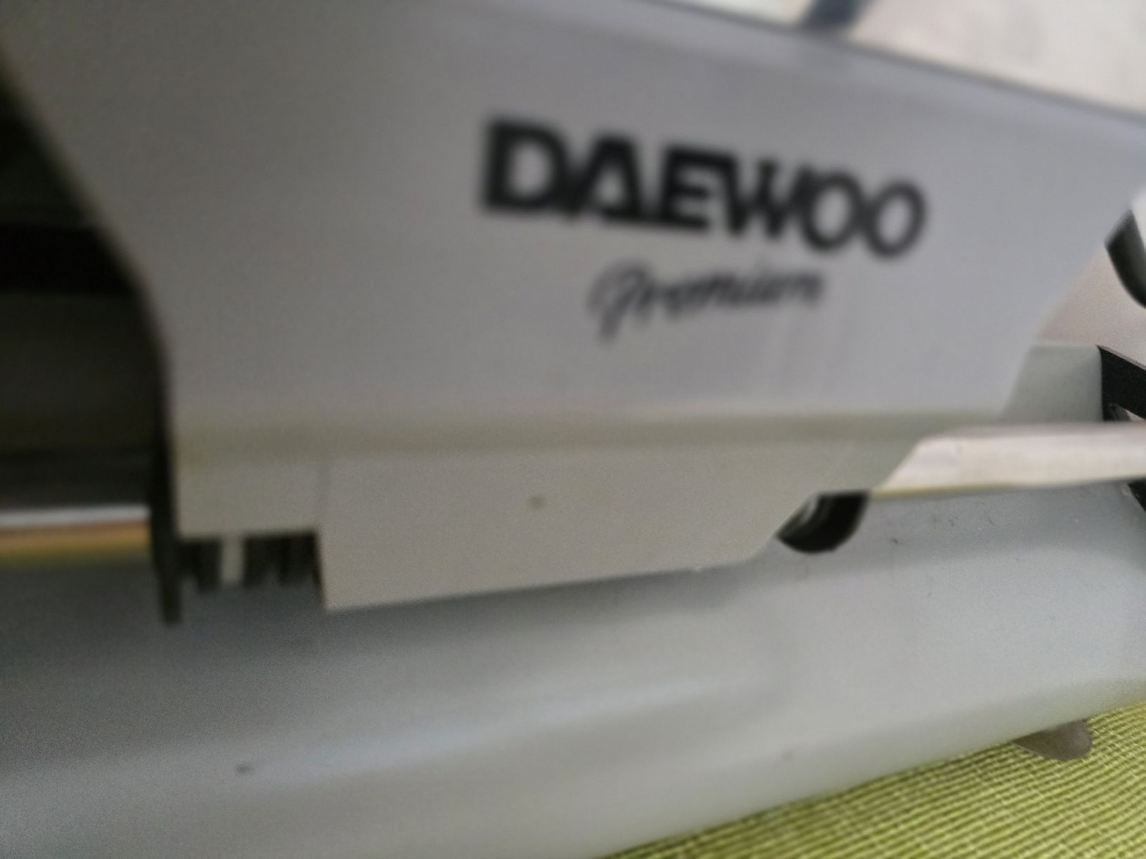 Daewoo Tutte le macchine: Daewoo Premium Allesschneider -  Fleischschneidemaschine – Usato da Thal venduto da Vintagekeller 1